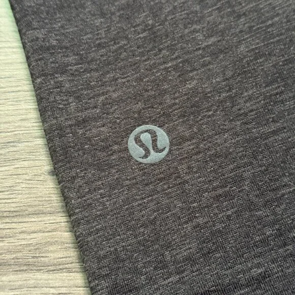 Lululemon Men's Metal Vent Tech Short Sleeve Henley 2.0 - Black - Picture 5 of 8